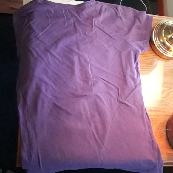 Purple girls never fear,grandma is here tshirt - Picture 2 of 3